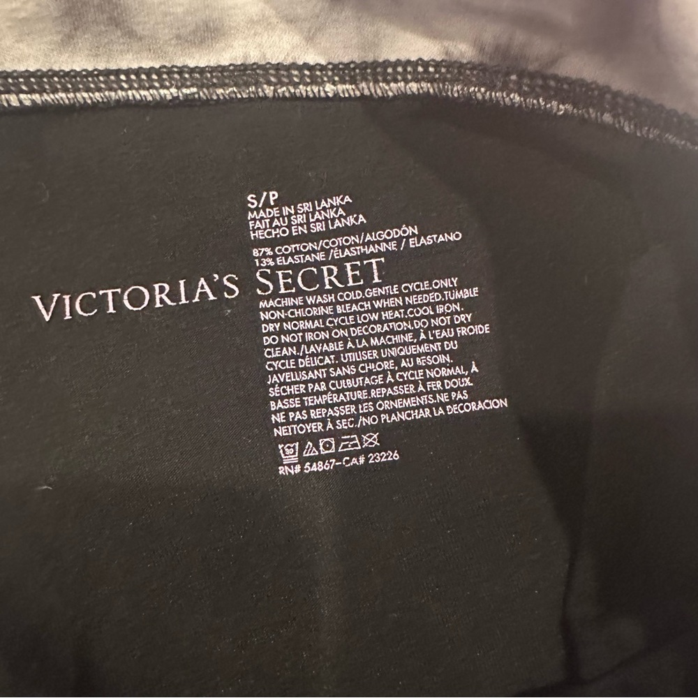 Victoria Secret Cropped Yoga Pants - Picture 3 of 4